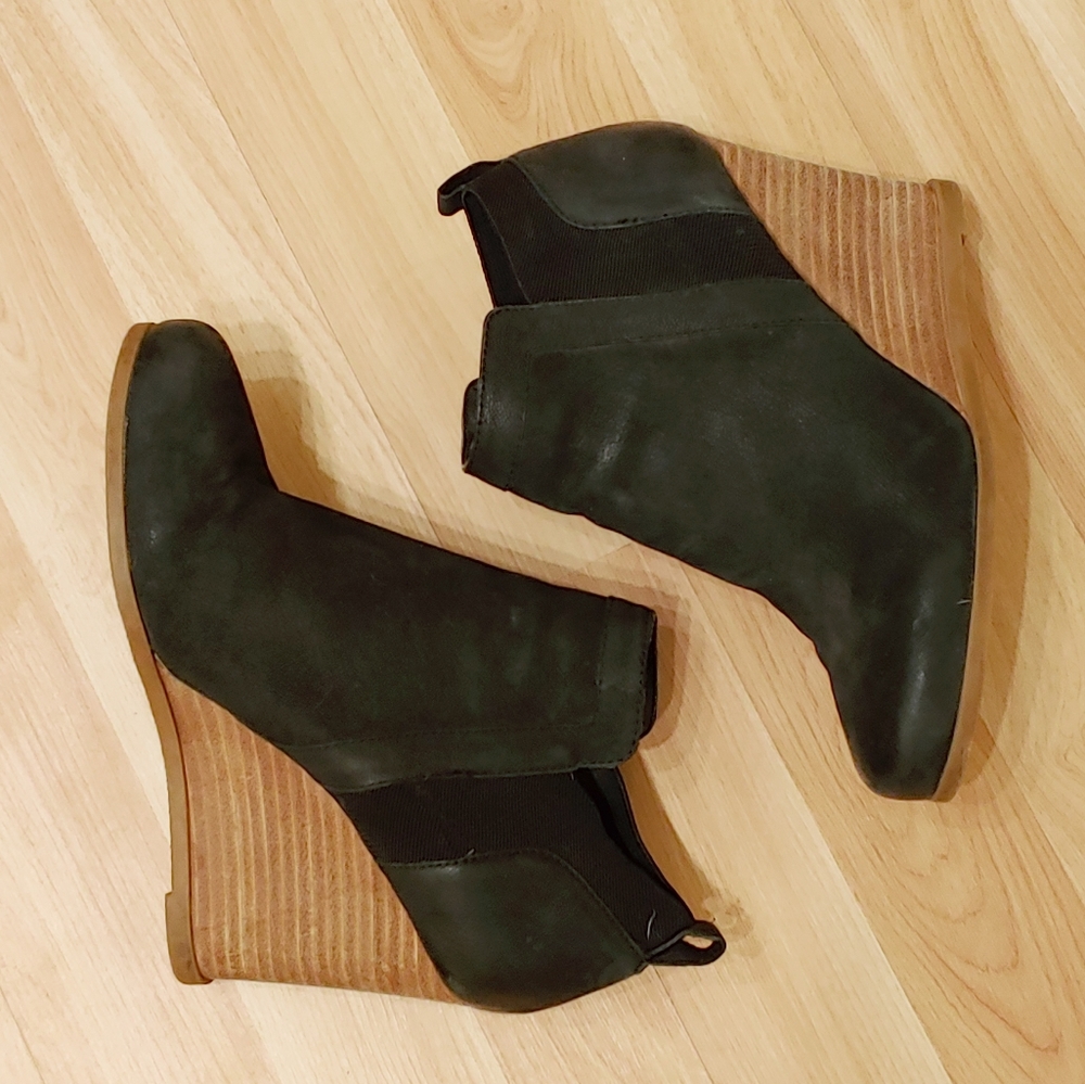 Crown Vintage wedge booties